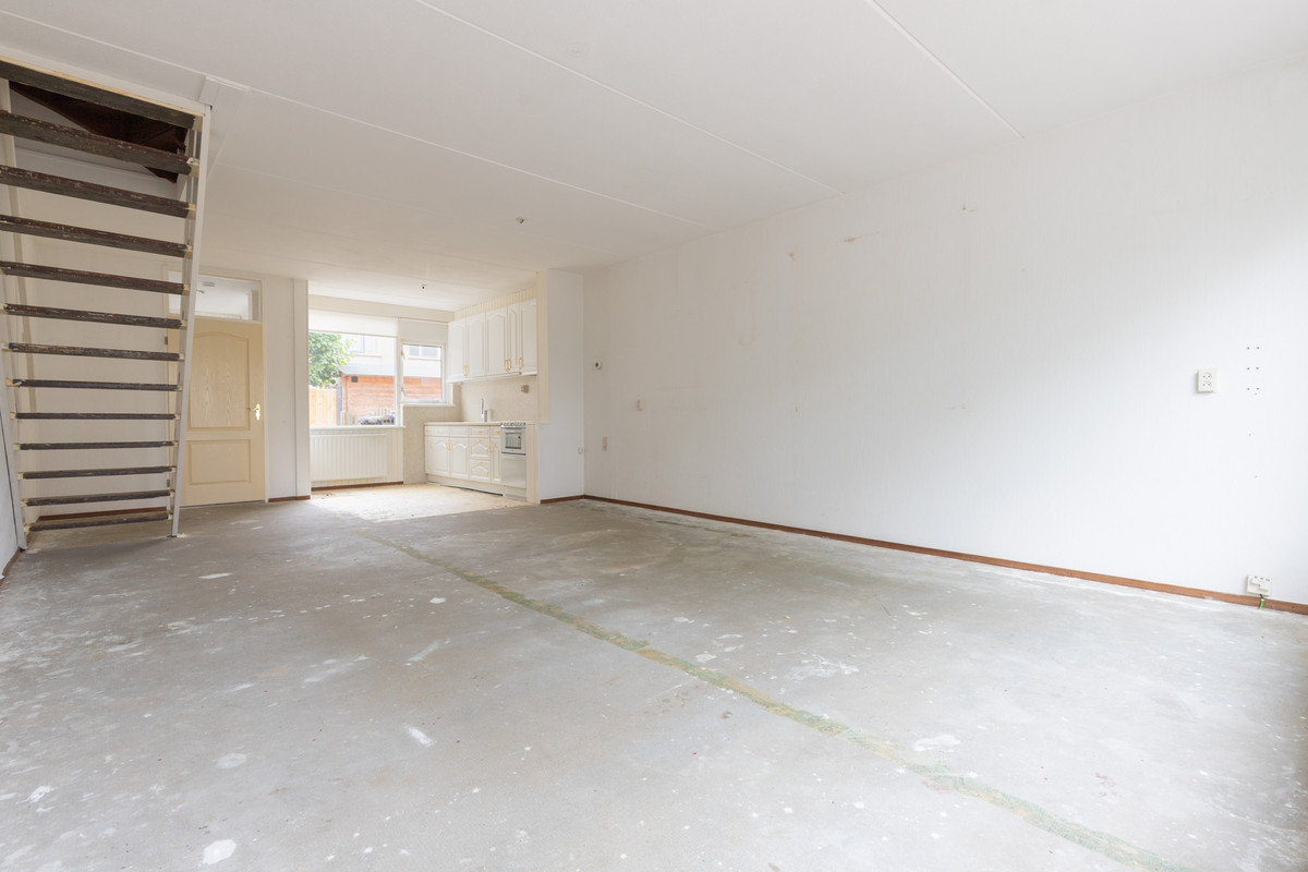 Hoekwoning te koop: Cornelis Kempenaarlaan 125, Woubrugge