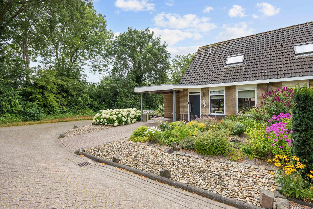 Twee-onder-één-kap te koop: Voeghouten 39, Slochteren