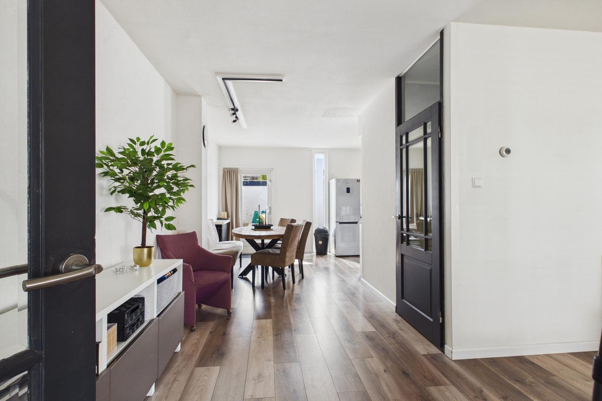 Tussenwoning te koop: Kanariesprenk 355, Vlissingen