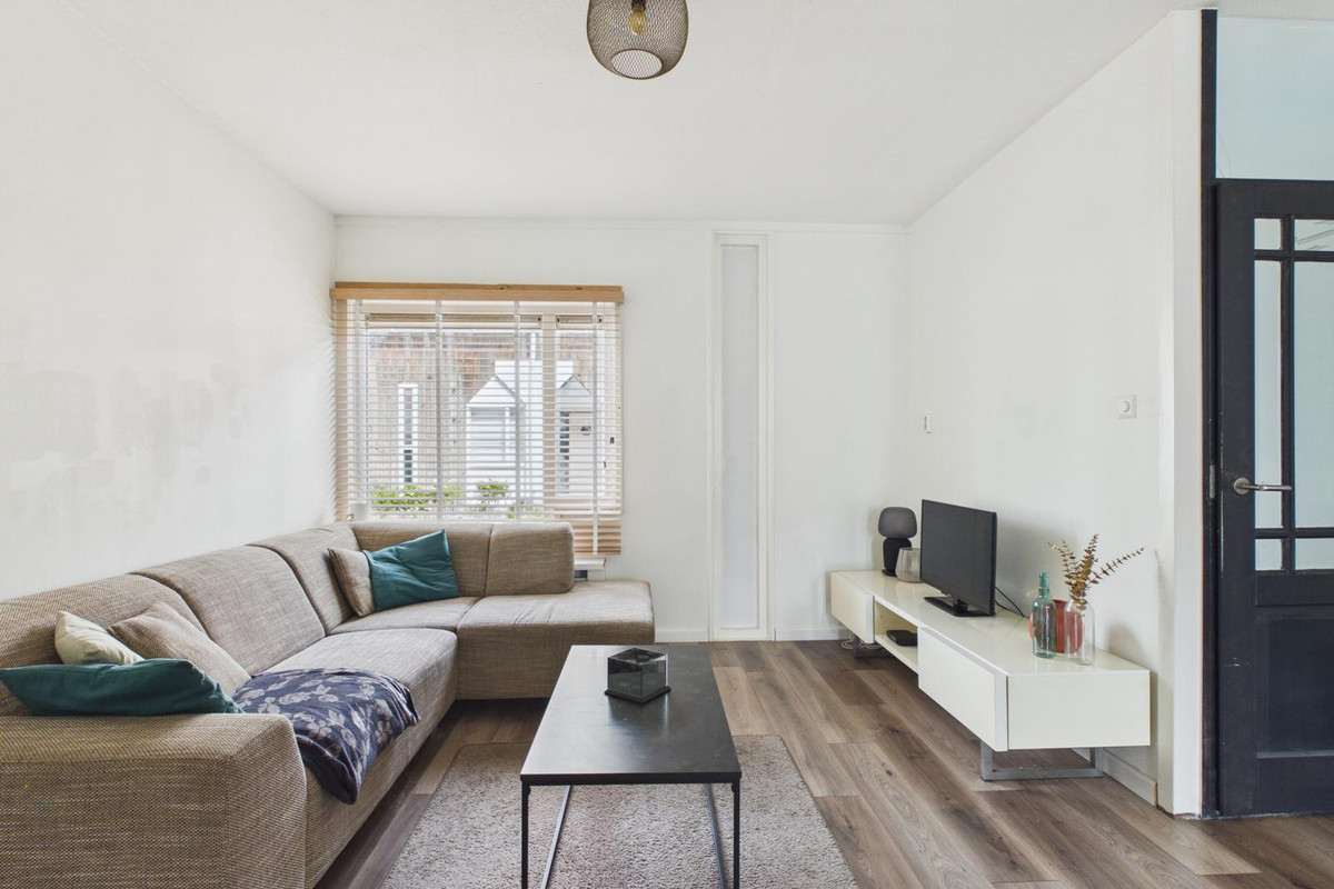 Tussenwoning te koop: Kanariesprenk 355, Vlissingen