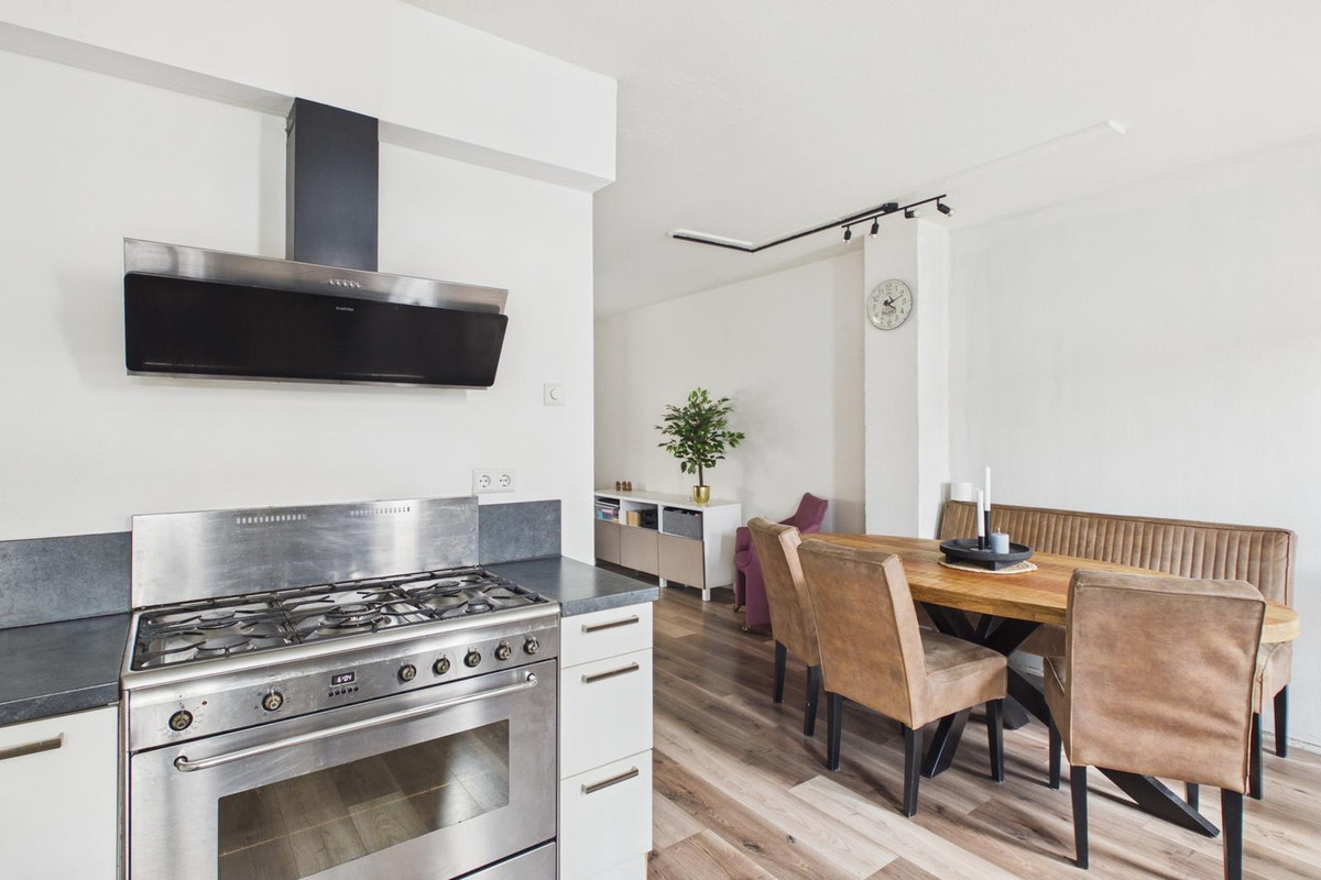 Tussenwoning te koop: Kanariesprenk 355, Vlissingen