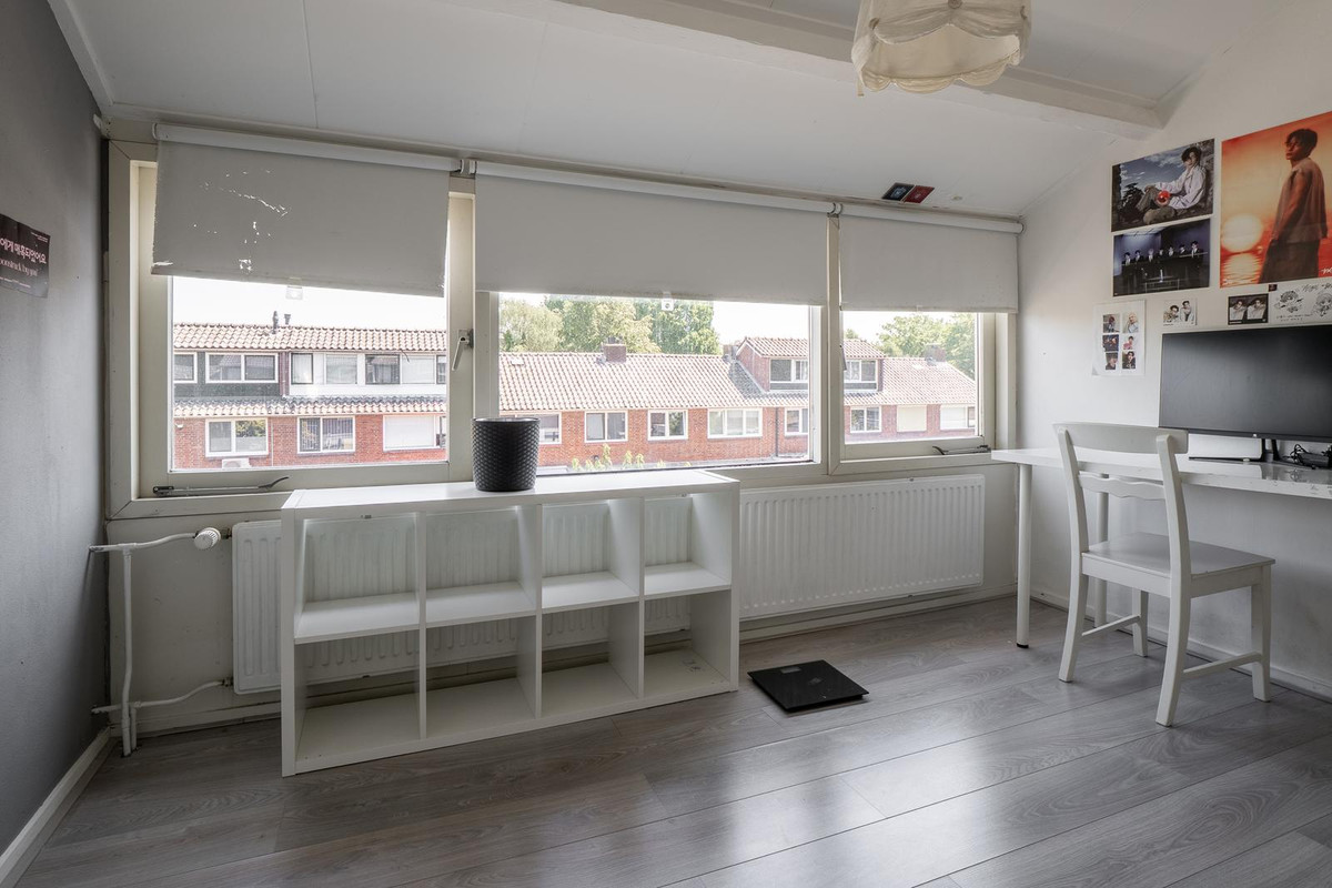 Tussenwoning te koop: Straatsburglaan 31, Enschede