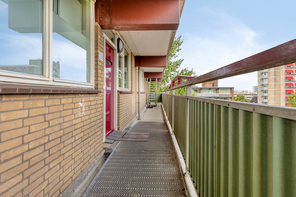 Appartement te koop: Nieuwendamlaan 128, 'S-Gravenhage