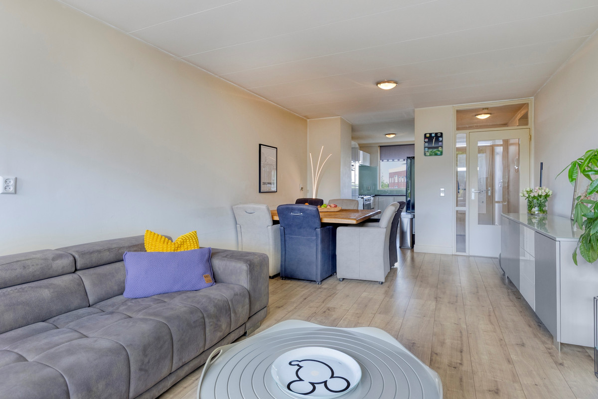 Appartement te koop: Nieuwendamlaan 128, 'S-Gravenhage