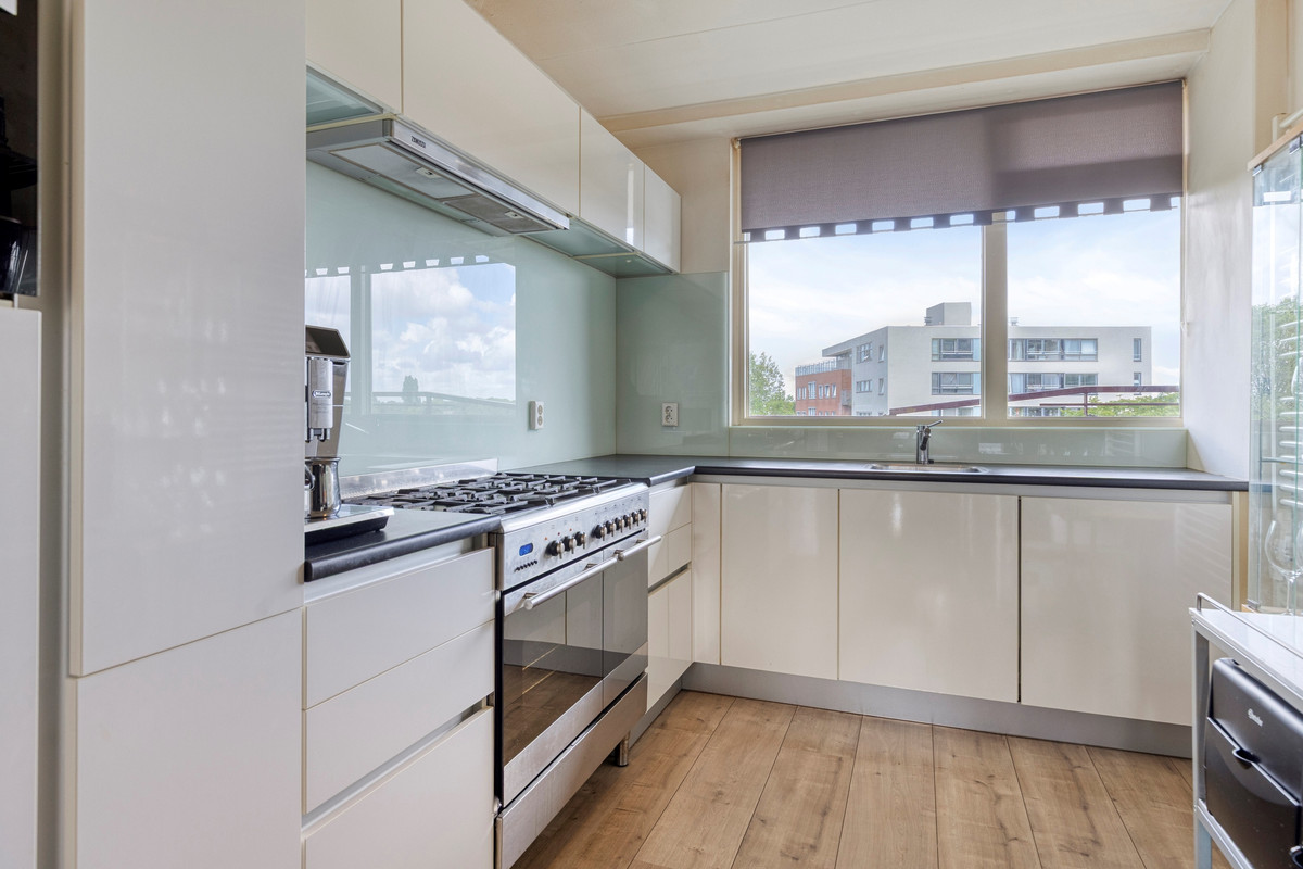 Appartement te koop: Nieuwendamlaan 128, 'S-Gravenhage
