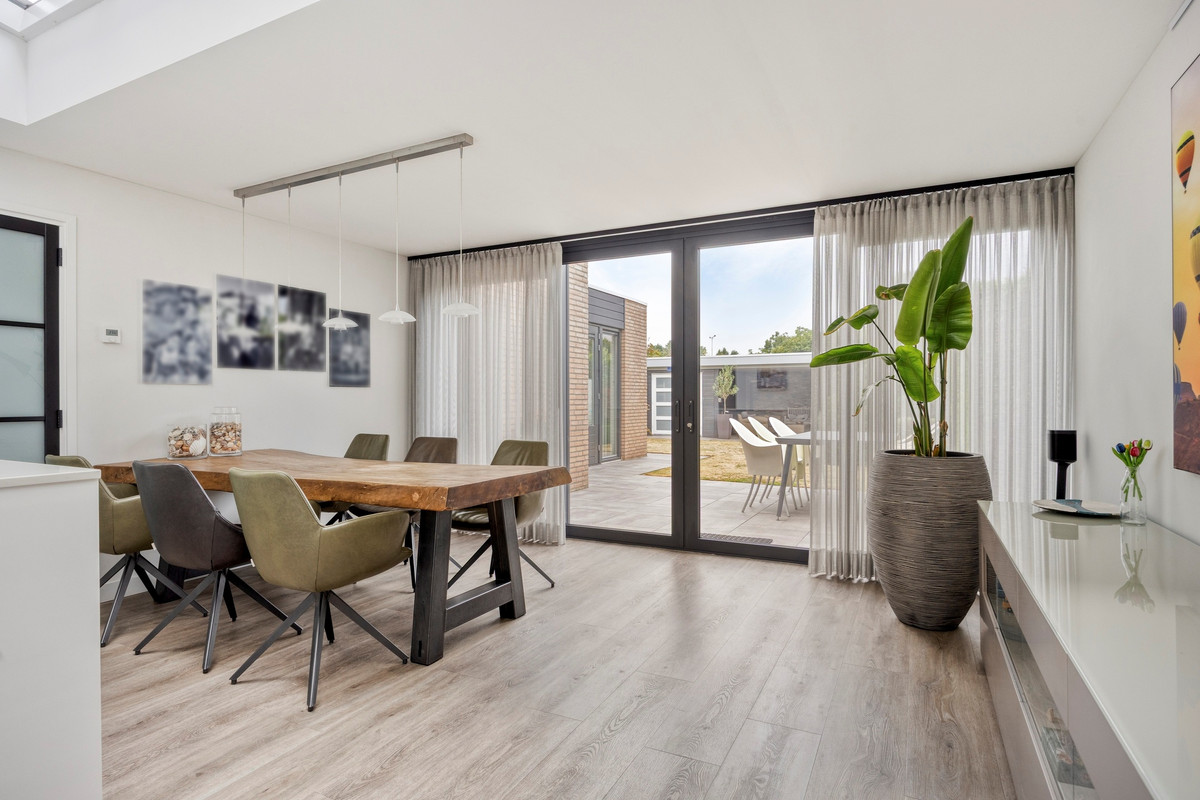 Tussenwoning te koop: Deken van der Cammenweg 20, Heesch