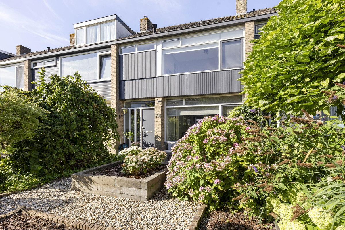 Tussenwoning te koop: Troelstrastraat 74, Moordrecht