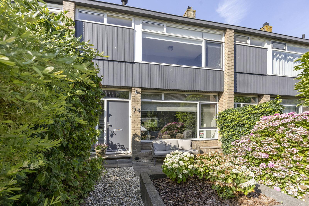 Tussenwoning te koop: Troelstrastraat 74, Moordrecht