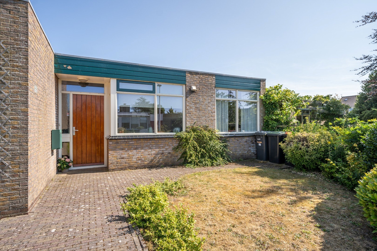 Tussenwoning te koop: Bernhardlaan 98, Den Burg