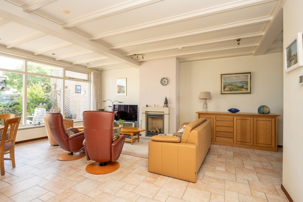 Tussenwoning te koop: Bernhardlaan 98, Den Burg