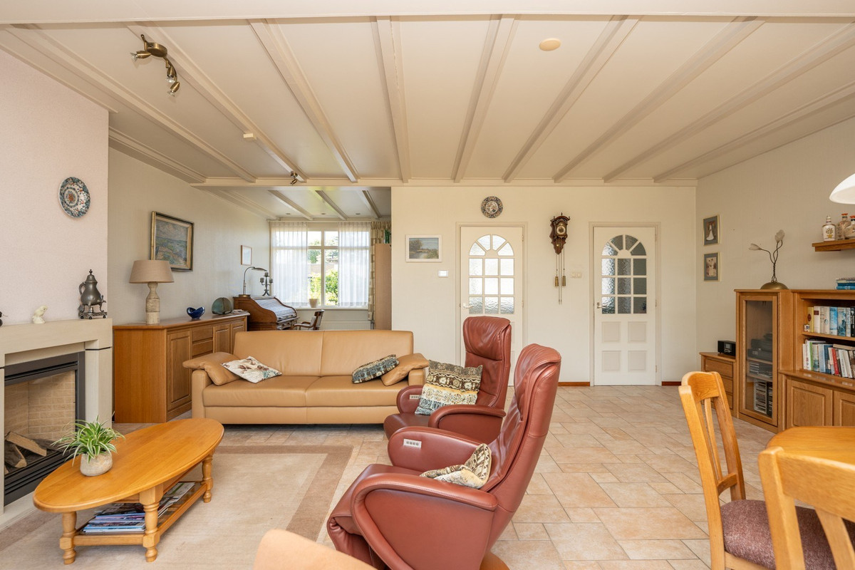 Tussenwoning te koop: Bernhardlaan 98, Den Burg