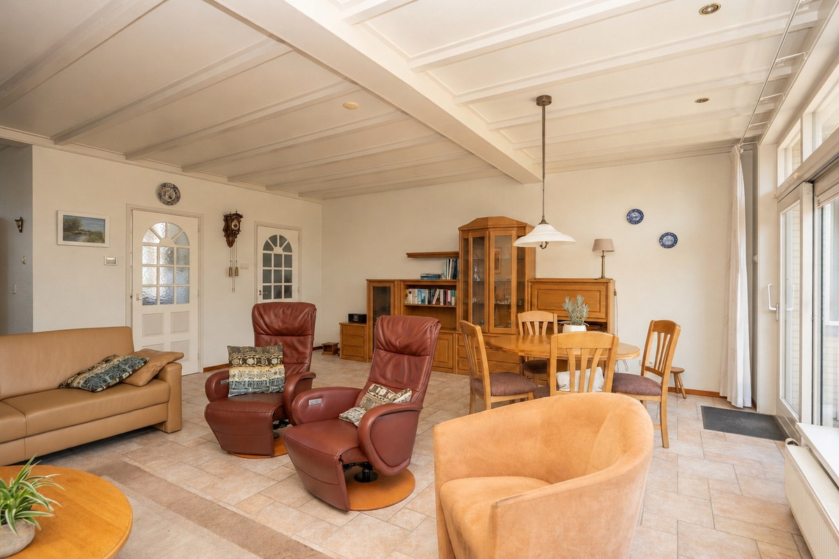 Tussenwoning te koop: Bernhardlaan 98, Den Burg