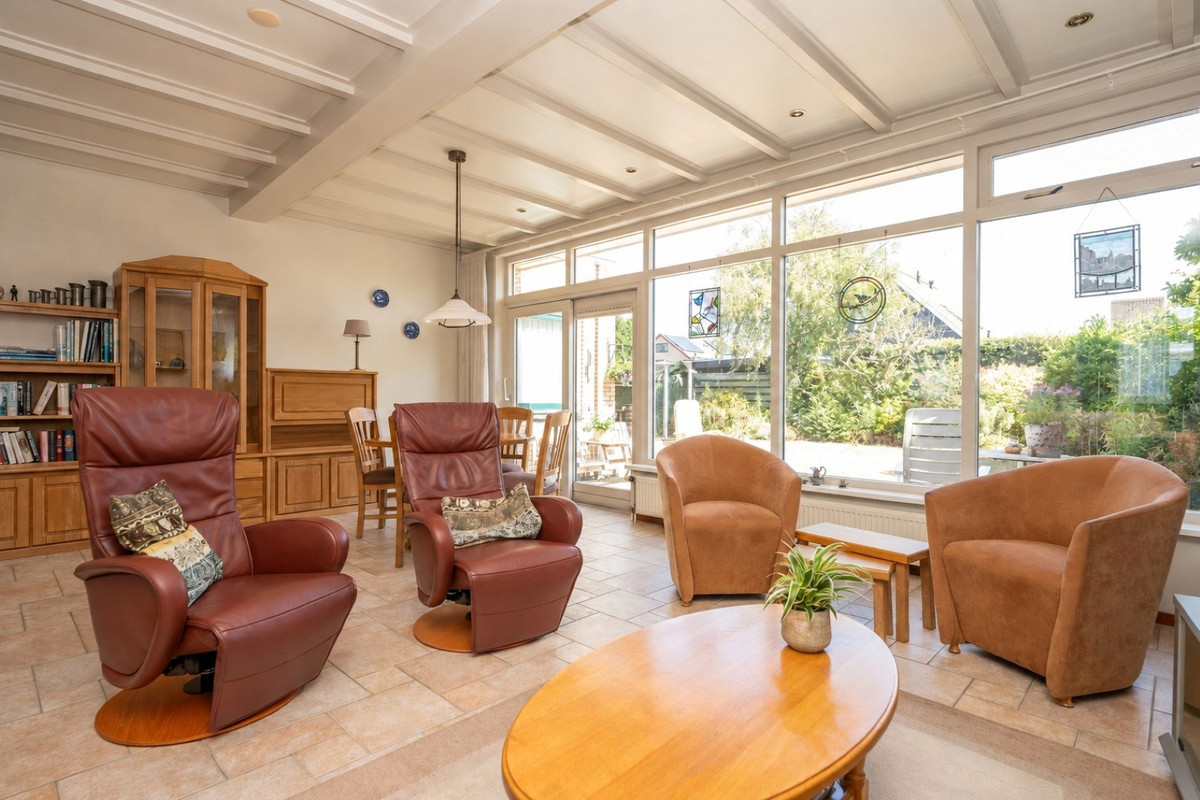 Tussenwoning te koop: Bernhardlaan 98, Den Burg
