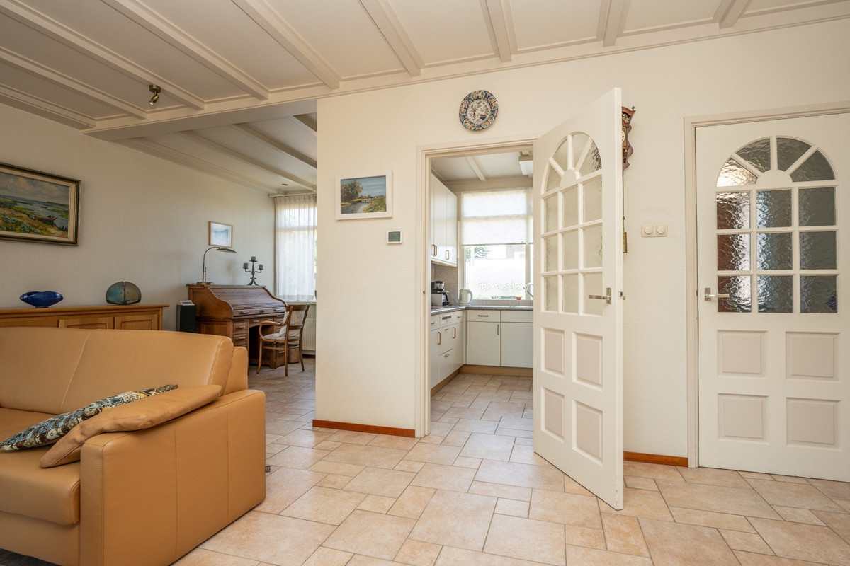 Tussenwoning te koop: Bernhardlaan 98, Den Burg