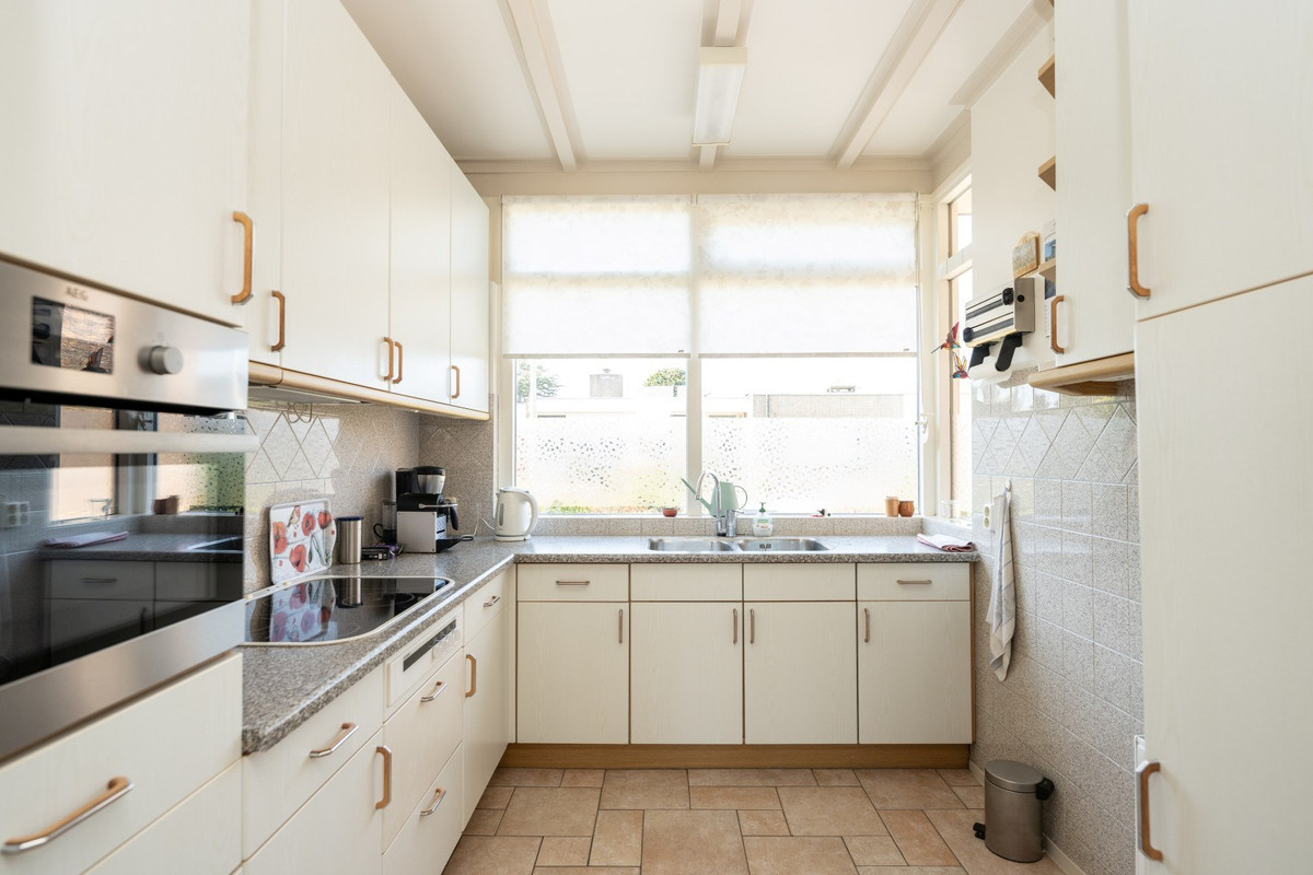 Tussenwoning te koop: Bernhardlaan 98, Den Burg