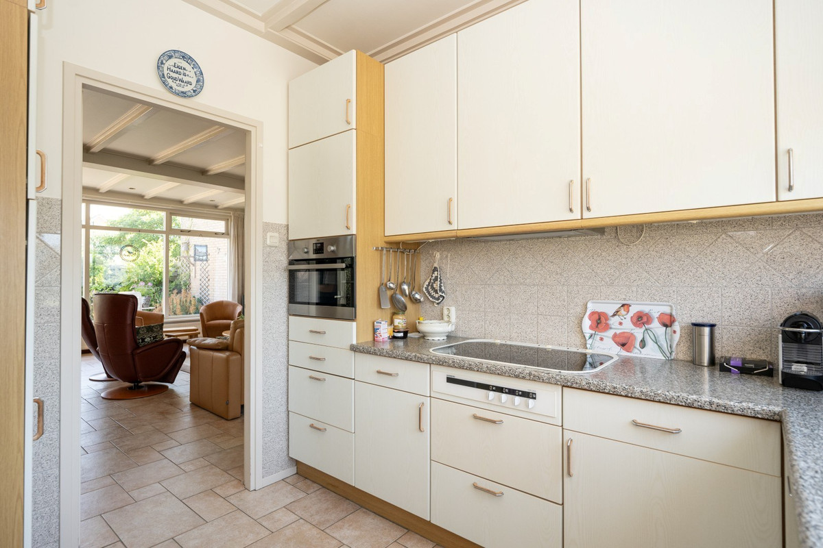 Tussenwoning te koop: Bernhardlaan 98, Den Burg