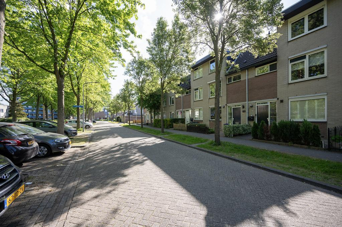 Tussenwoning te huur: Springendallaan 115, Almere