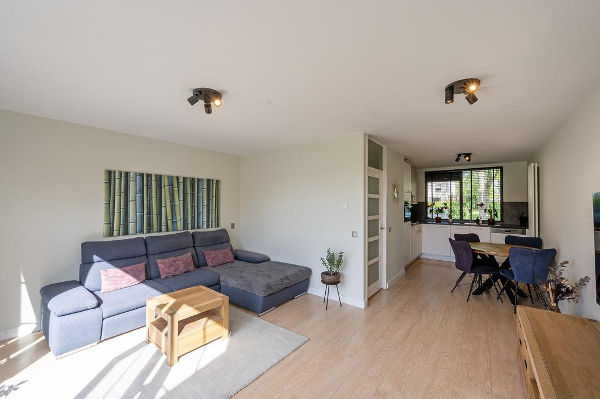 Tussenwoning te huur: Springendallaan 115, Almere