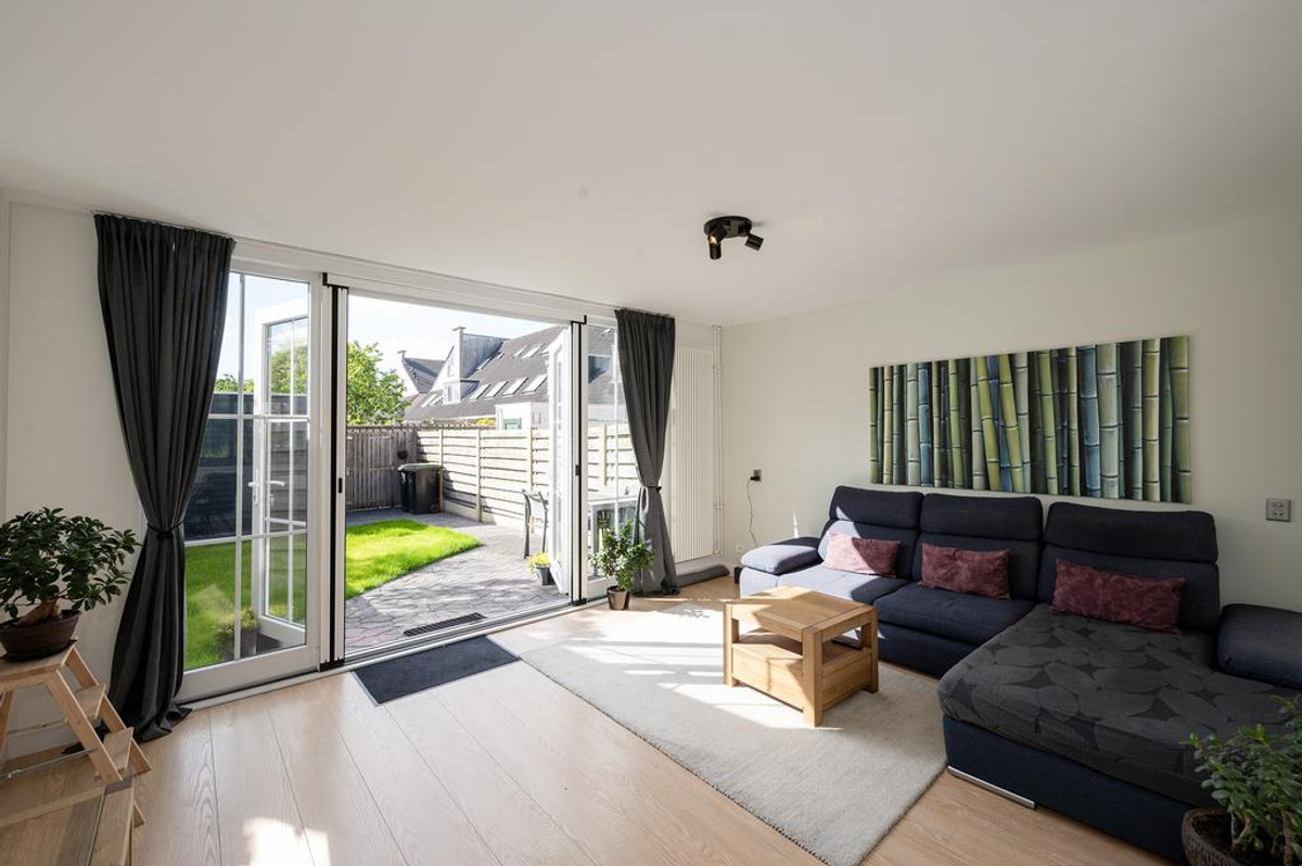 Tussenwoning te huur: Springendallaan 115, Almere