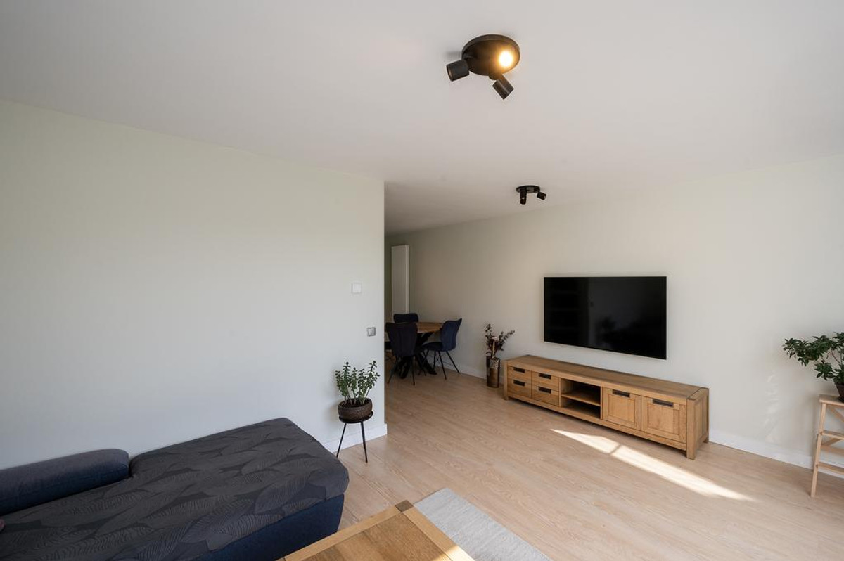 Tussenwoning te huur: Springendallaan 115, Almere