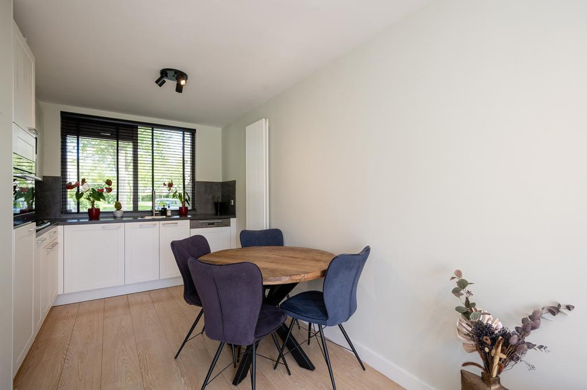 Tussenwoning te huur: Springendallaan 115, Almere