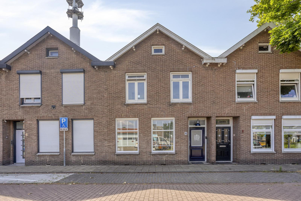 Tussenwoning te koop: Emmalaan 4, Terneuzen