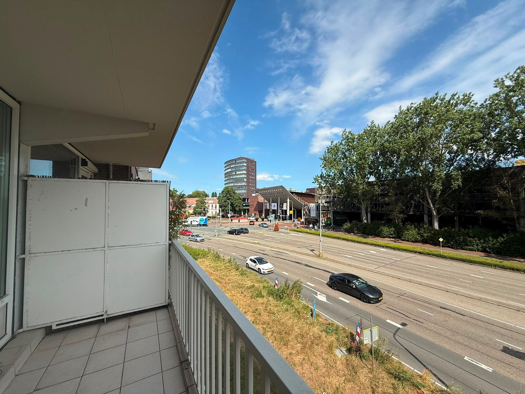 Appartement te huur: Mr. F.A. van Hallweg 102, Amstelveen