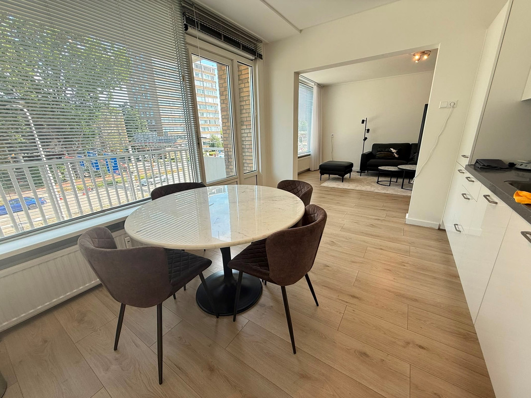 Appartement te huur: Mr. F.A. van Hallweg 102, Amstelveen