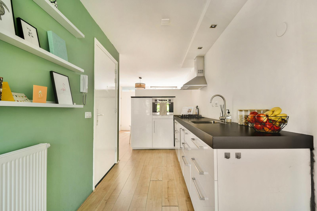 Studio te koop: Ten Katestraat 57-3, Amsterdam