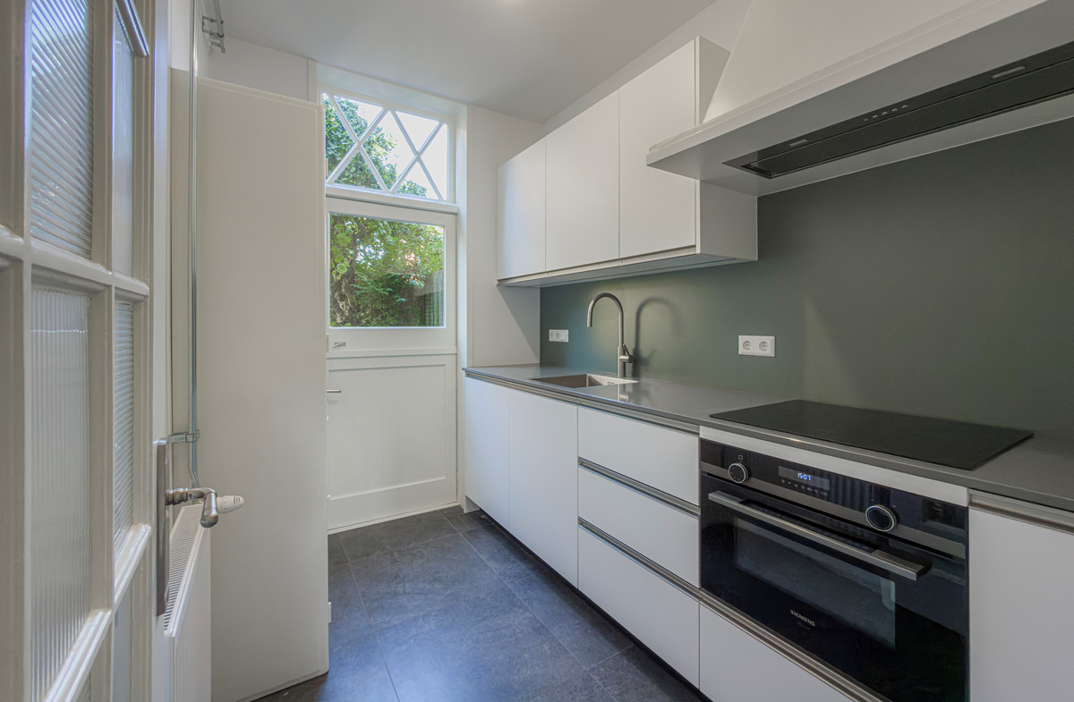 Tussenwoning te huur: Kinderhuissingel 80, Haarlem