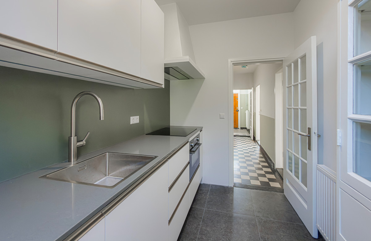 Tussenwoning te huur: Kinderhuissingel 80, Haarlem