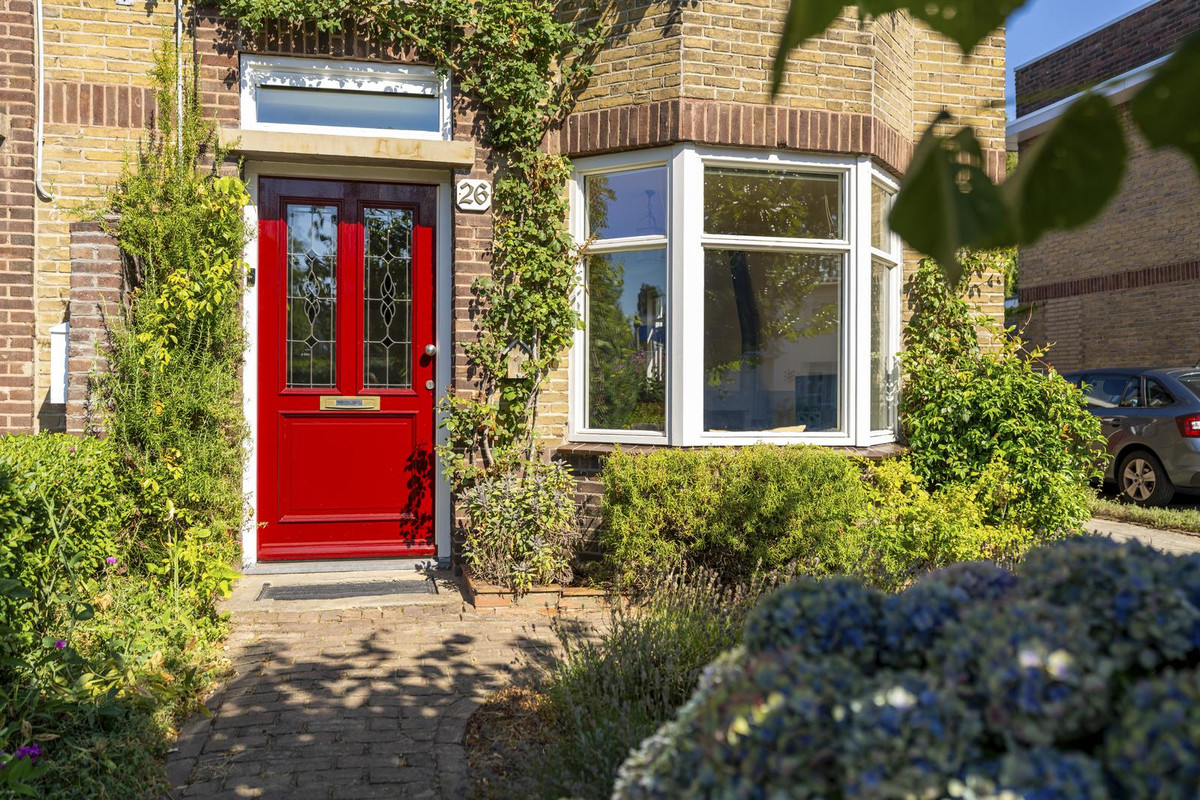 Twee-onder-één-kap te koop: Oude Vlijmenseweg 26, 'S-Hertogenbosch