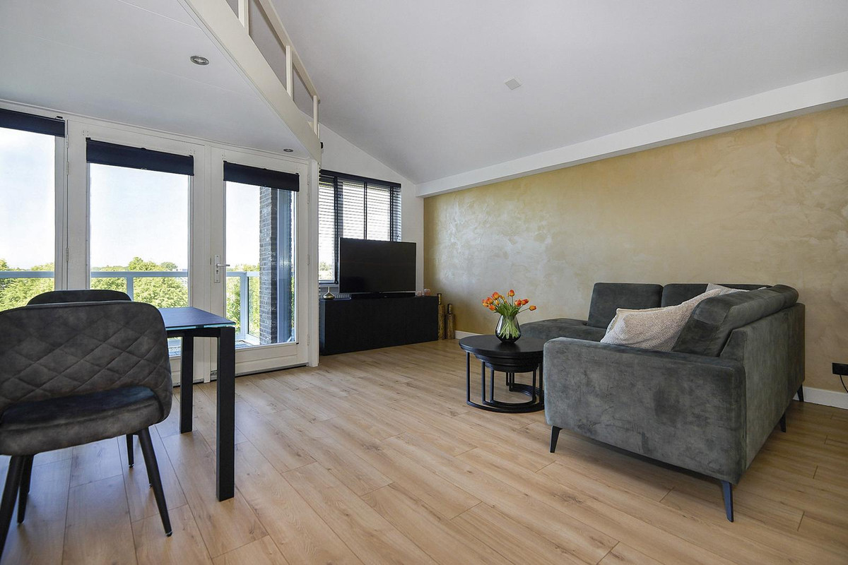 Appartement te koop: Vivaldisingel 213, Nieuw-Vennep