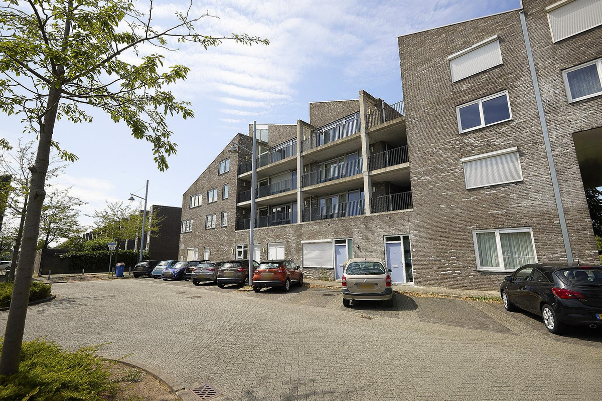 Appartement te koop: Vivaldisingel 213, Nieuw-Vennep