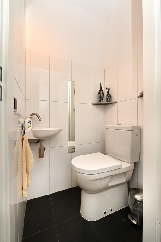 Twee-onder-één-kap te koop: Oosterstraat 56, Dinteloord