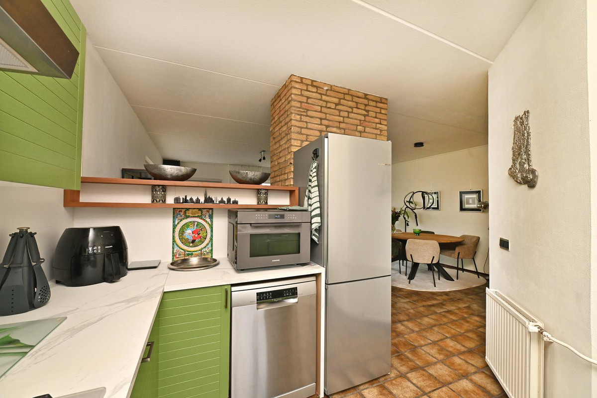 Twee-onder-één-kap te koop: Oosterstraat 56, Dinteloord