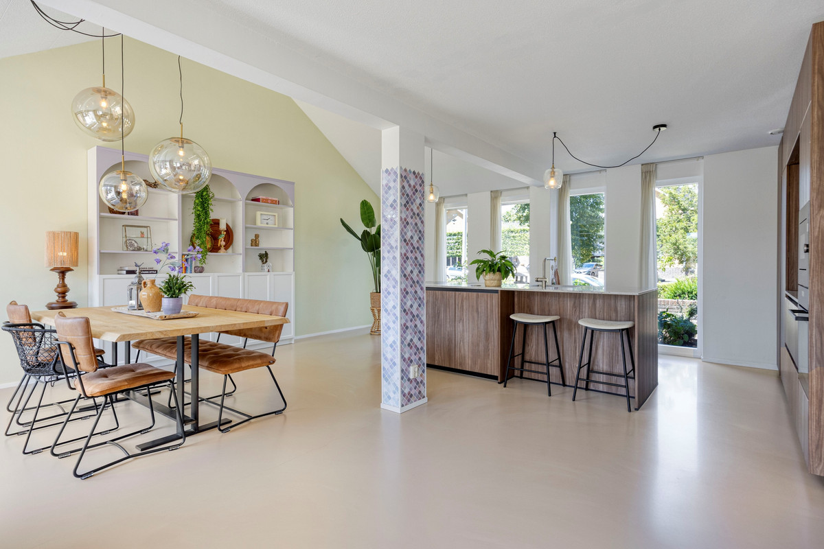 Tussenwoning te koop: Amandelgaarde 133, Hendrik-Ido-Ambacht