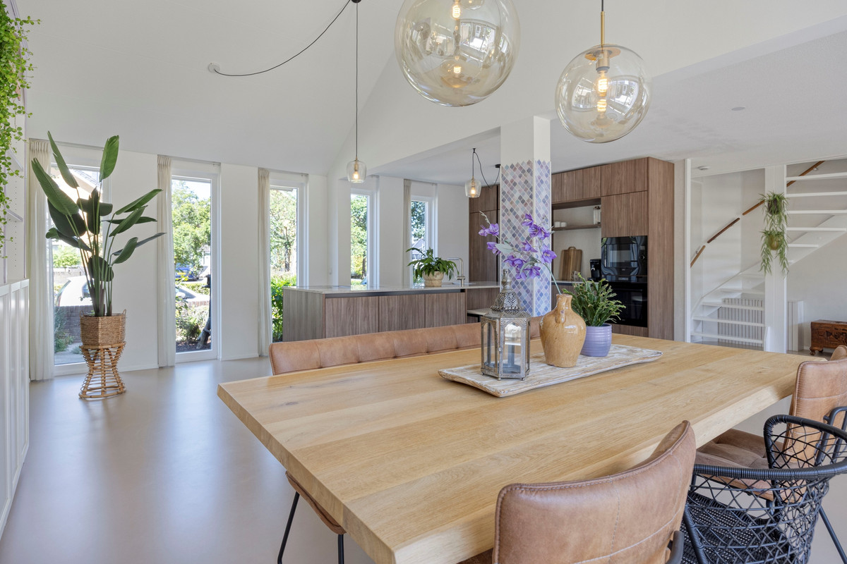 Tussenwoning te koop: Amandelgaarde 133, Hendrik-Ido-Ambacht