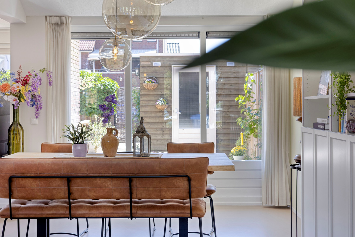 Tussenwoning te koop: Amandelgaarde 133, Hendrik-Ido-Ambacht
