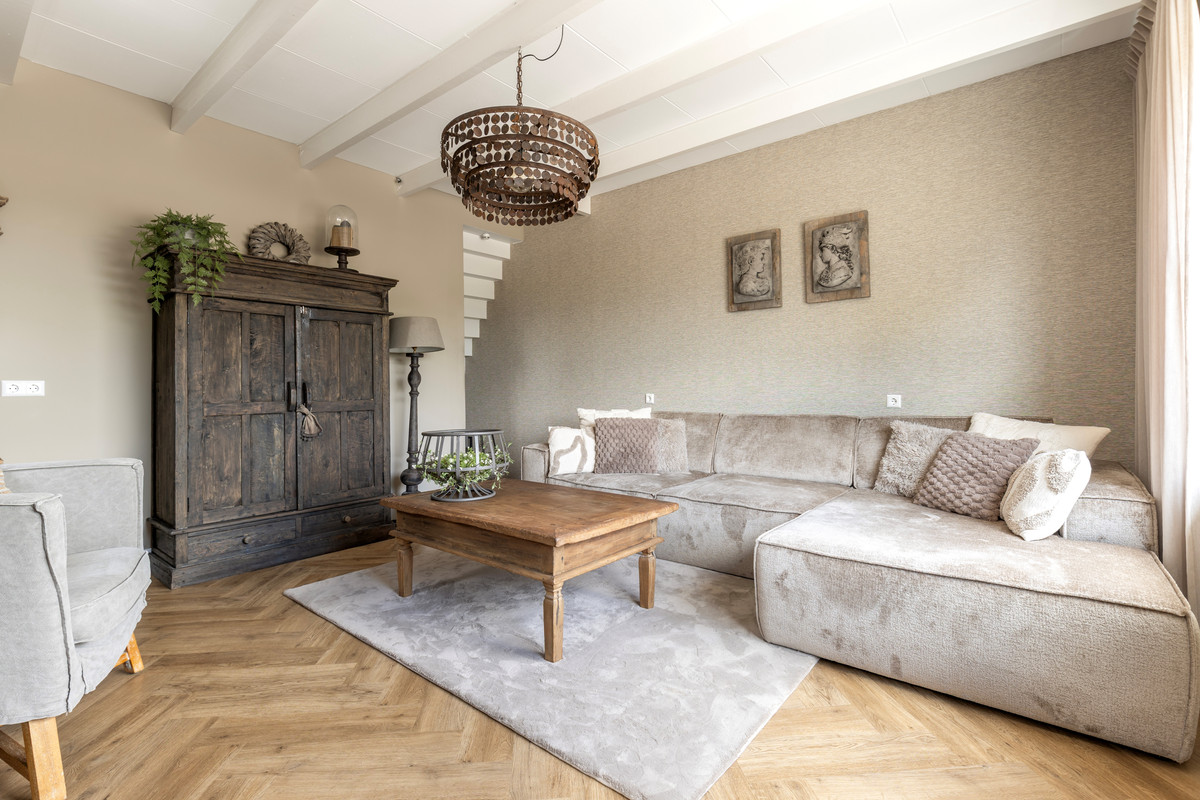 Appartement te koop: Stougjesdijk 77, Westmaas