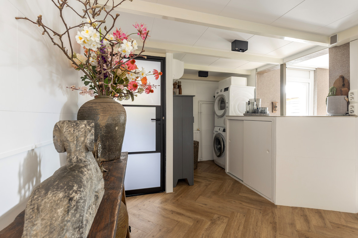 Appartement te koop: Stougjesdijk 77, Westmaas