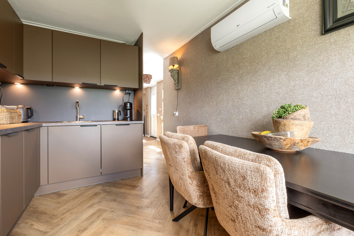 Appartement te koop: Stougjesdijk 77, Westmaas