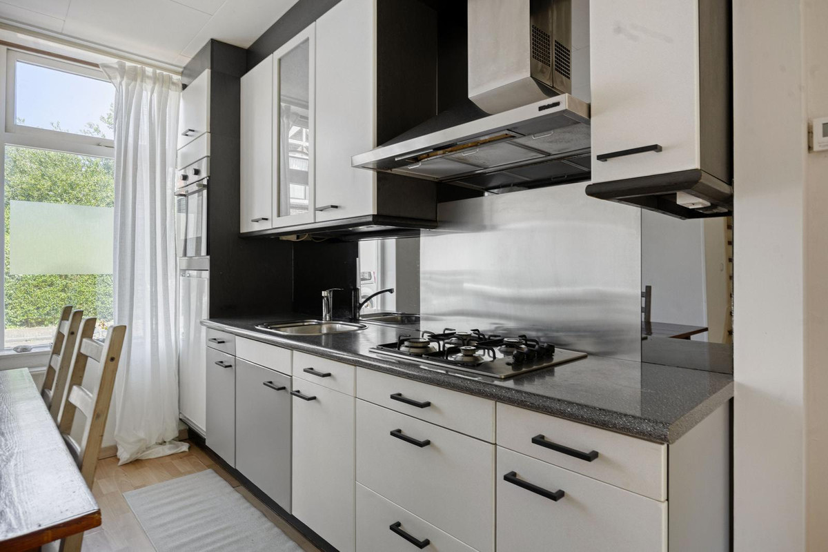Twee-onder-één-kap te koop: Zuiddijk 346, Zaandam