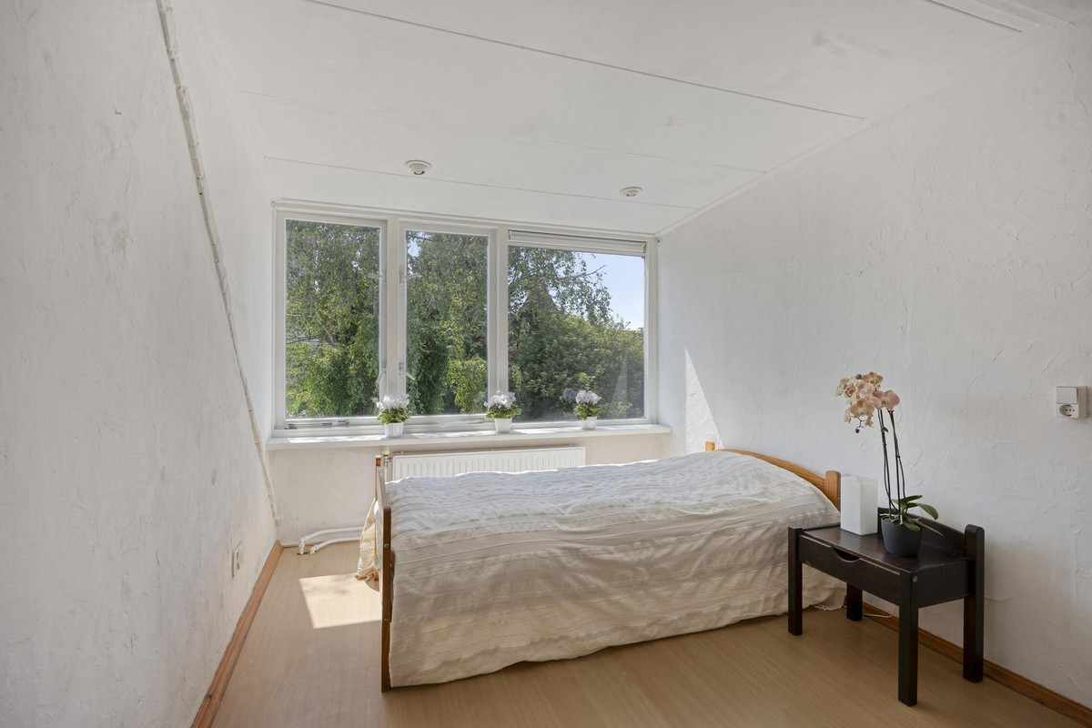 Twee-onder-één-kap te koop: Zuiddijk 346, Zaandam