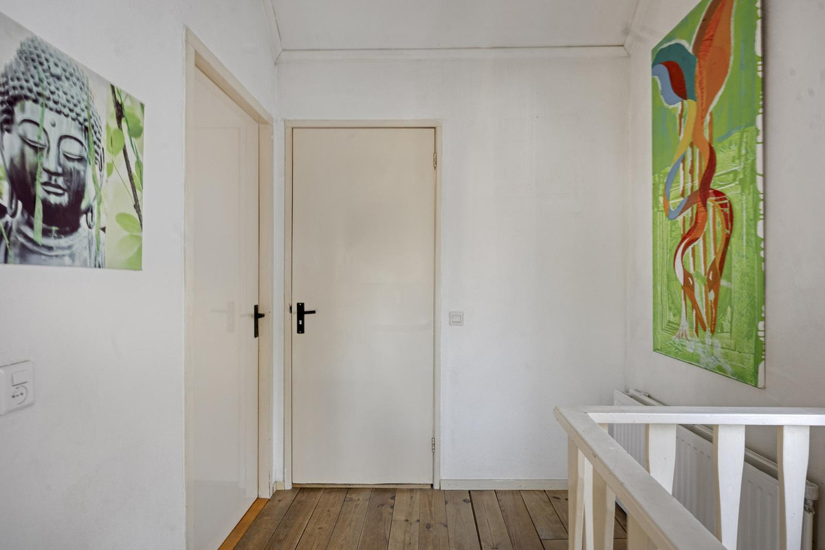 Twee-onder-één-kap te koop: Zuiddijk 346, Zaandam