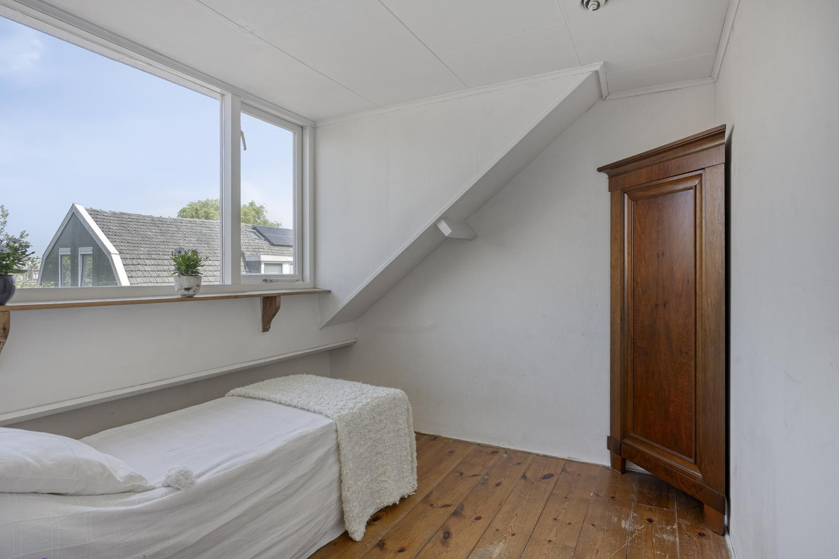 Twee-onder-één-kap te koop: Zuiddijk 346, Zaandam