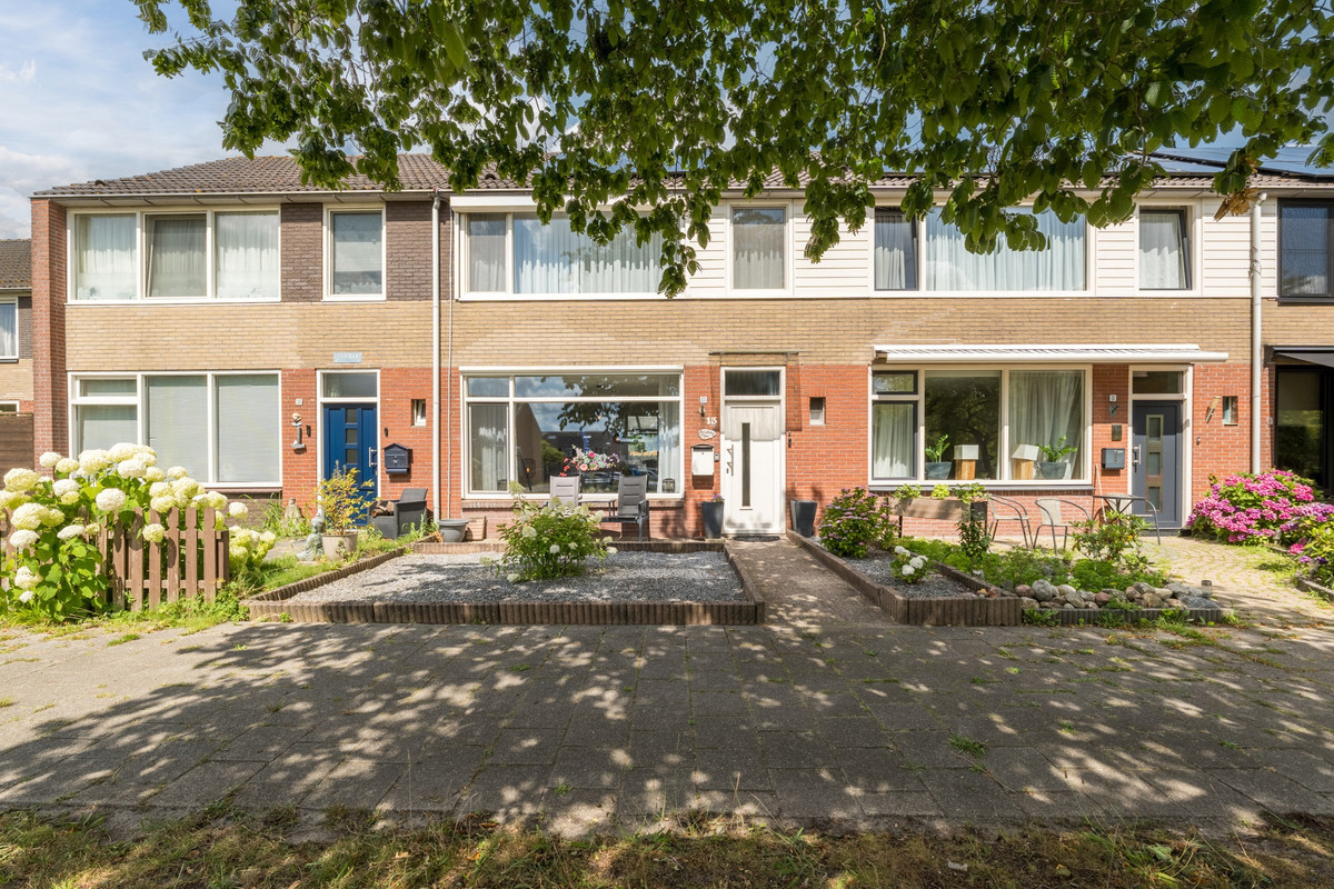 Tussenwoning te koop: Lekstraat 13, Winschoten