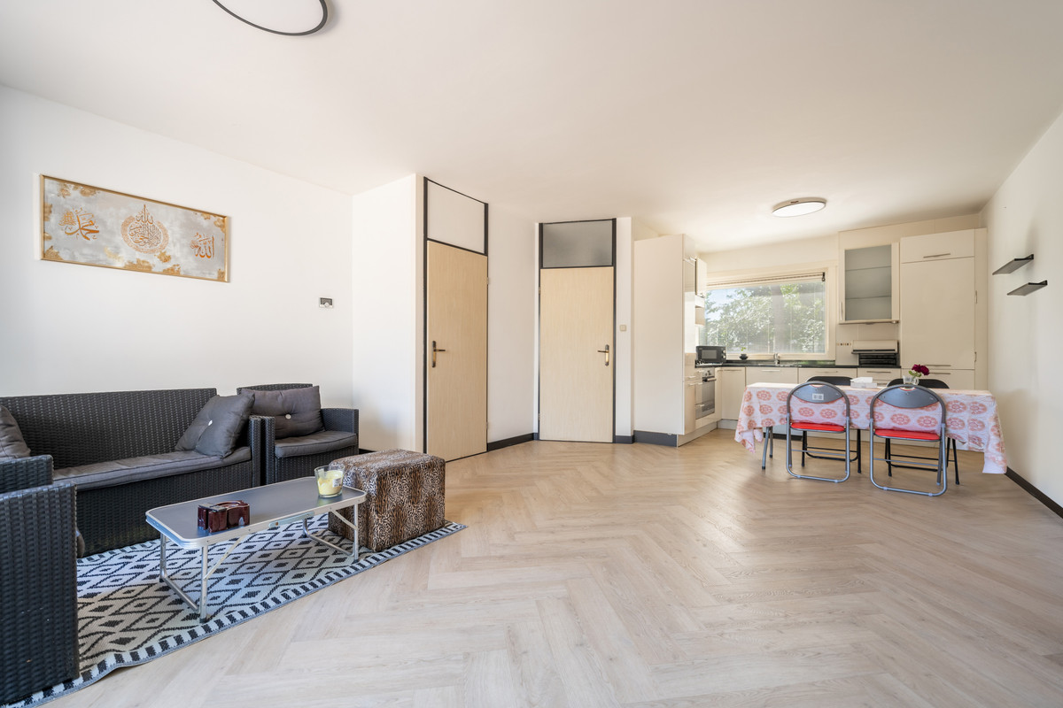 Tussenwoning te koop: Konijnenweide 56, Zoetermeer