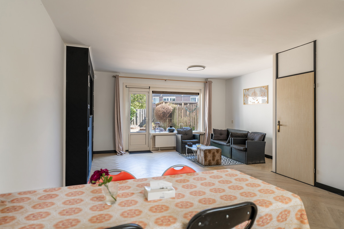 Tussenwoning te koop: Konijnenweide 56, Zoetermeer