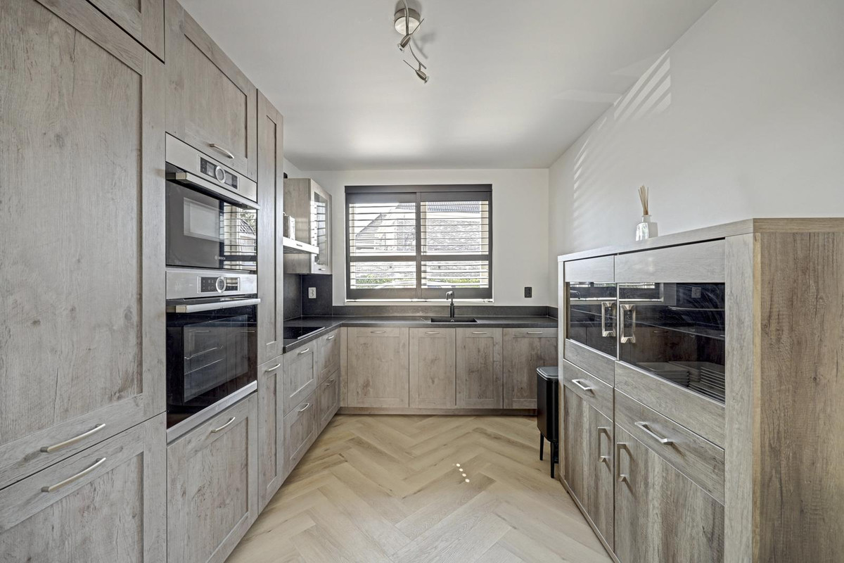 Hoekwoning te koop: Douwe Dabbertstraat 53, Almere